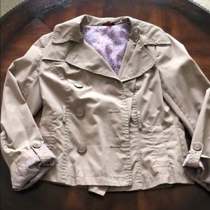 Short beige trench jacket